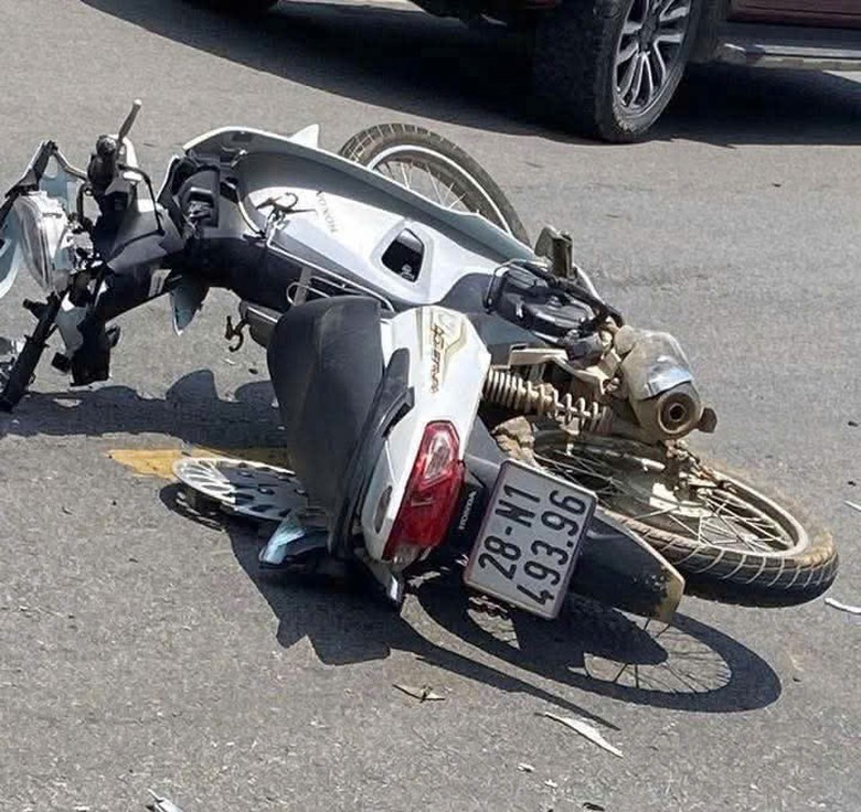 H&ograve;a B&igrave;nh: Li&ecirc;n tiếp hai thanh ni&ecirc;n đi xe m&aacute;y tử vong do va chạm &ocirc; t&ocirc; - Ảnh 2.