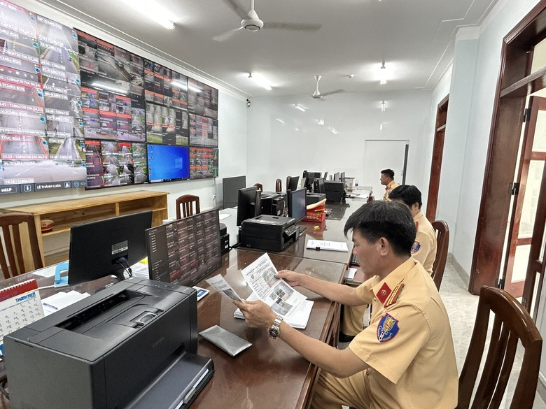 CSGT B&igrave;nh Định phạt nguội h&agrave;ng ngh&igrave;n phương tiện vi phạm qua h&igrave;nh ảnh- Ảnh 1.
