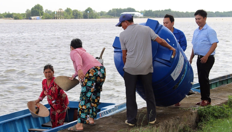 C&agrave; Mau: Hơn 14.000 hộ d&acirc;n thiếu nước sạch nghi&ecirc;m trọng- Ảnh 1.