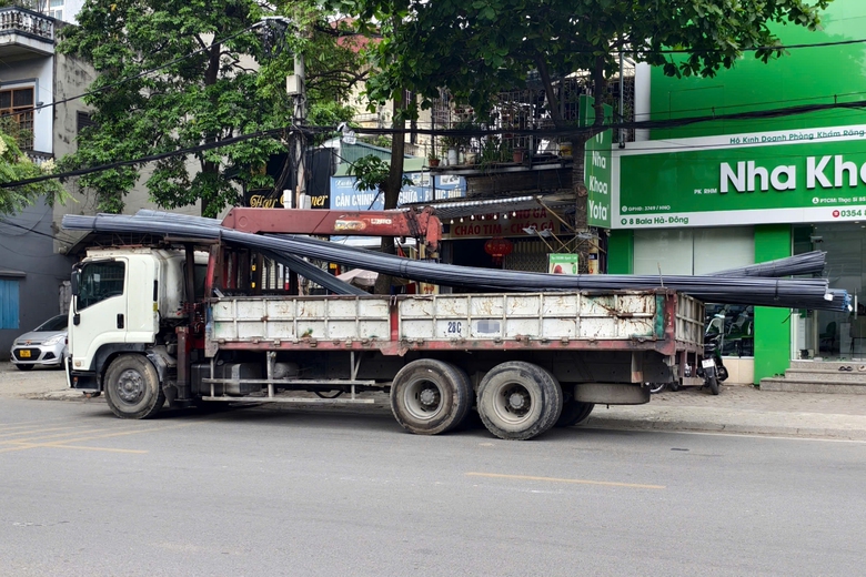 H&agrave; Nội: CSGT ghi h&igrave;nh bằng camera mini, t&agrave;i xế xe m&aacute;y hết đường n&eacute; phạt- Ảnh 5.