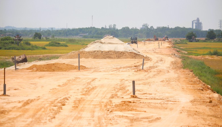 Tháo gỡ vướng mắc mặt bằng dự án đường tránh thành phố Đông Hà trong tháng 5- Ảnh 4. Tháo gỡ vướng mắc mặt bằng dự án đường tránh thành phố Đông Hà trong tháng 5- Ảnh 4.