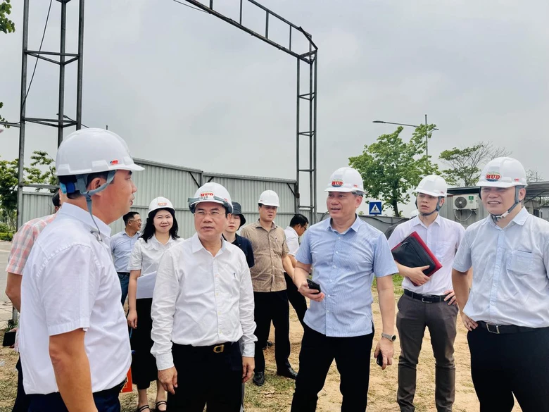 Deputy Minister Nguyen Van Sinh inspects six social housing projects in Hanoi- Ảnh 1.