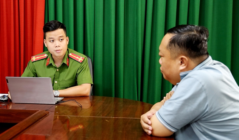 An Giang: Tạm giữ h&igrave;nh sự đối tượng l&agrave;m giả văn bản, lừa đảo 3,2 tỷ đồng- Ảnh 1.