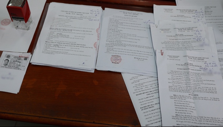 An Giang: Tạm giữ h&igrave;nh sự đối tượng l&agrave;m giả văn bản, lừa đảo 3,2 tỷ đồng- Ảnh 2.