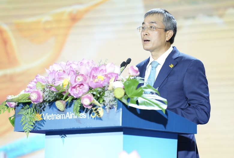 Thủ tướng Phạm Minh Ch&iacute;nh: Vietnam Airlines l&agrave; c&aacute;nh chim đầu đ&agrave;n của ng&agrave;nh h&agrave;ng kh&ocirc;ng Việt- Ảnh 3.