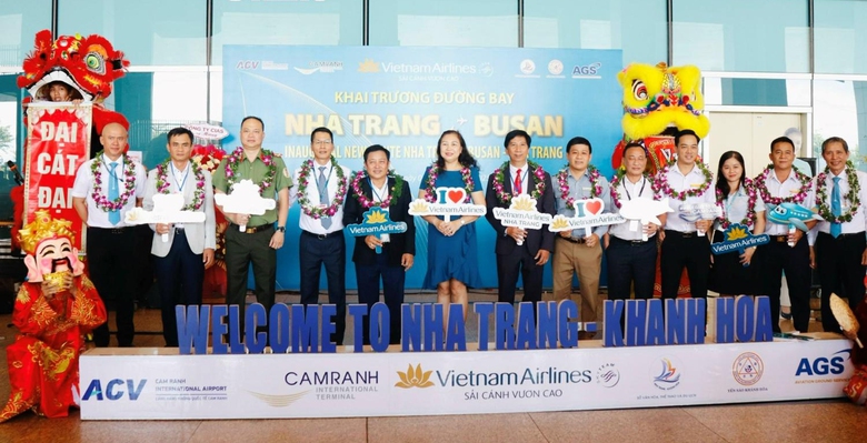Khai trương đường bay thẳng Busan &ndash; Cam Ranh- Ảnh 1.