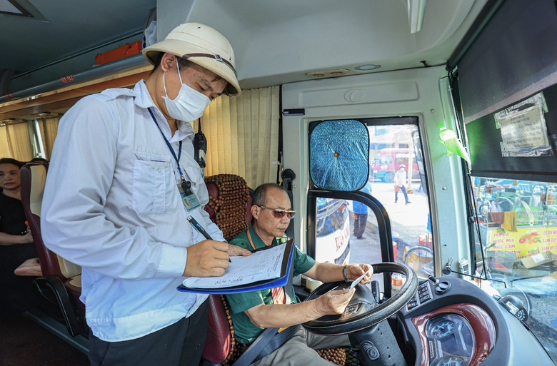 Bỏ quy định giới hạn l&aacute;i xe 48 giờ/tuần, doanh nghiệp vận tải thở ph&agrave;o, t&agrave;i xế phấn khởi- Ảnh 1.