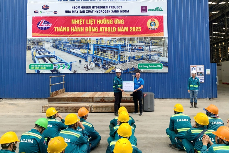 C&ocirc;ng đo&agrave;n LILAMA trao 600 suất qu&agrave; cho người lao động kh&oacute; khăn trong Th&aacute;ng C&ocirc;ng nh&acirc;n- Ảnh 1.