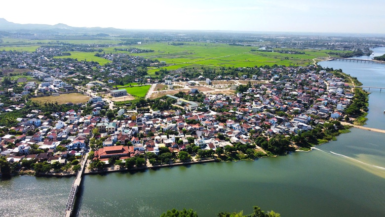 Quảng Ng&atilde;i đẩy nhanh việc đặt t&ecirc;n h&agrave;ng loạt tuyến đường, c&ocirc;ng tr&igrave;nh c&ocirc;ng cộng- Ảnh 1.