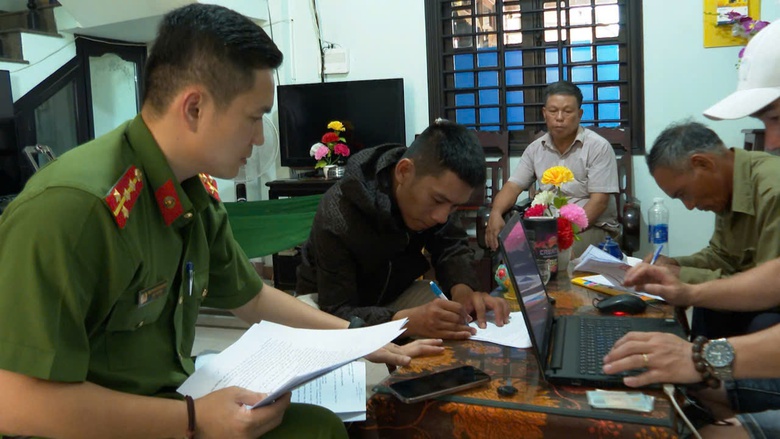 Huế: Khởi tố 2 đối tượng bu&ocirc;n b&aacute;n thuốc l&aacute; nhập lậu- Ảnh 1.