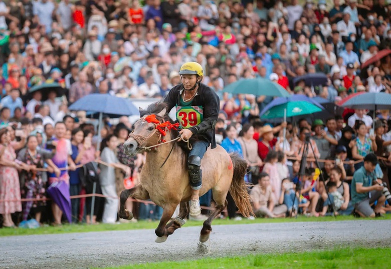 Dấu ấn du lịch L&agrave;o Cai trong 10 năm qua- Ảnh 1.