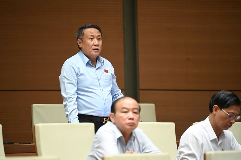Miễn thuế sử dụng đất n&ocirc;ng nghiệp cần k&egrave;m điều kiện, tr&aacute;nh "&ocirc;m đất chờ thời"- Ảnh 1.