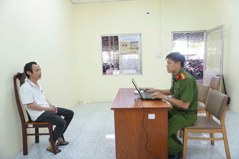 Đăng tải thông tin sai sự thật về nguyên Giám đốc Công an TP.HCM, hai TikToker bị bắt- Ảnh 3. Đăng tải thông tin sai sự thật về nguyên Giám đốc Công an TP.HCM, hai TikToker bị bắt- Ảnh 3.