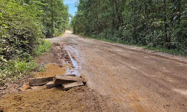 Tỉnh lộ ở Huế nham nhở, tiềm ẩn tai nạn giao th&ocirc;ng- Ảnh 3.