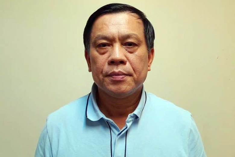 Bắt nguyên Thứ trưởng Bộ Lao động - Thương binh & Xã hội Nguyễn Bá Hoan- Ảnh 1. Bắt nguyên Thứ trưởng Bộ Lao động - Thương binh & Xã hội Nguyễn Bá Hoan- Ảnh 1.