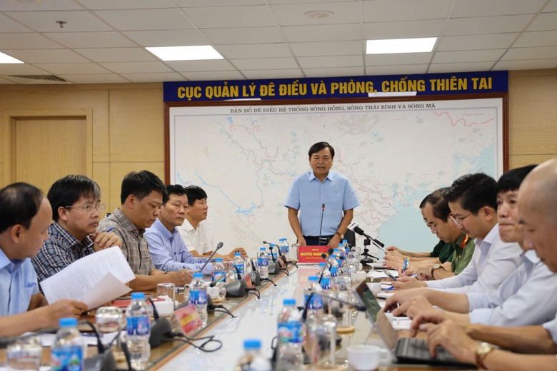 Chuẩn bị ứng ph&oacute; cơn b&atilde;o đầu ti&ecirc;n trong năm- Ảnh 1.