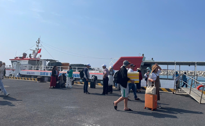 Tạm dừng hoạt động t&agrave;u kh&aacute;ch tuyến Sa Kỳ - L&yacute; Sơn- Ảnh 1.