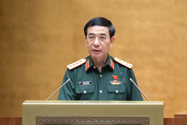 Đề xuất Chỉ huy trưởng Ban Chỉ huy ph&ograve;ng thủ cấp x&atilde; được ra lệnh chế &aacute;p, tạm giữ drone- Ảnh 1.