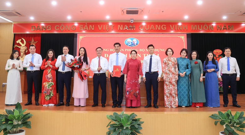 Thứ trưởng Nguyễn Việt H&ugrave;ng n&ecirc;u "hai nhiệm vụ, ba đột ph&aacute;" với Đảng bộ Văn ph&ograve;ng- Ảnh 2.