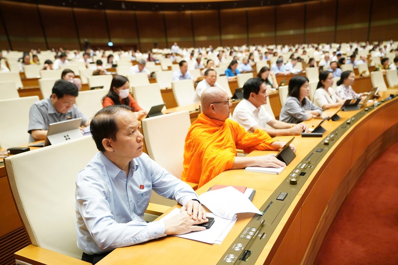 V&igrave; sao đặt một trung t&acirc;m t&agrave;i ch&iacute;nh tại 2 th&agrave;nh phố?- Ảnh 3.