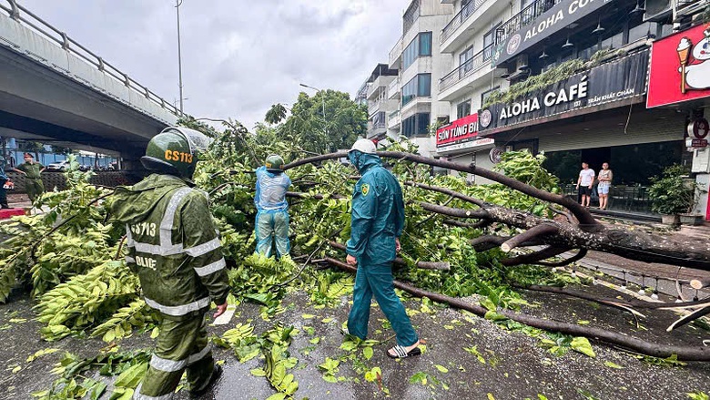 Bộ X&acirc;y dựng y&ecirc;u cầu đảm bảo an to&agrave;n c&ocirc;ng tr&igrave;nh v&agrave; giao th&ocirc;ng trước b&atilde;o số 1- Ảnh 1.