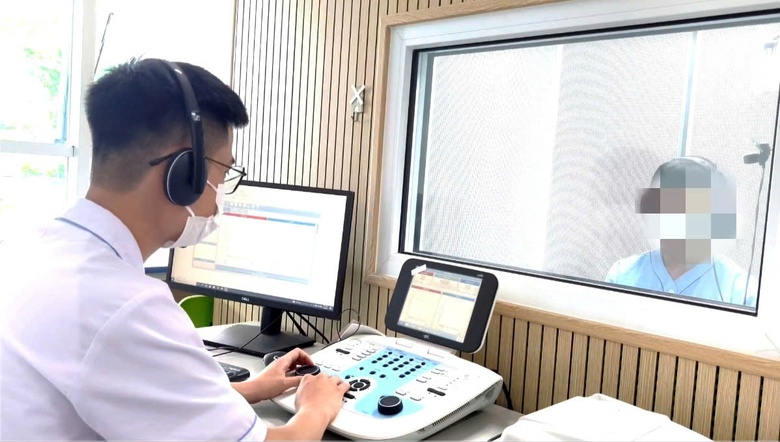 Nam thanh niên mất thính lực đột ngột vì thói quen không ngờ này- Ảnh 1. Nam thanh niên mất thính lực đột ngột vì thói quen không ngờ này- Ảnh 1.