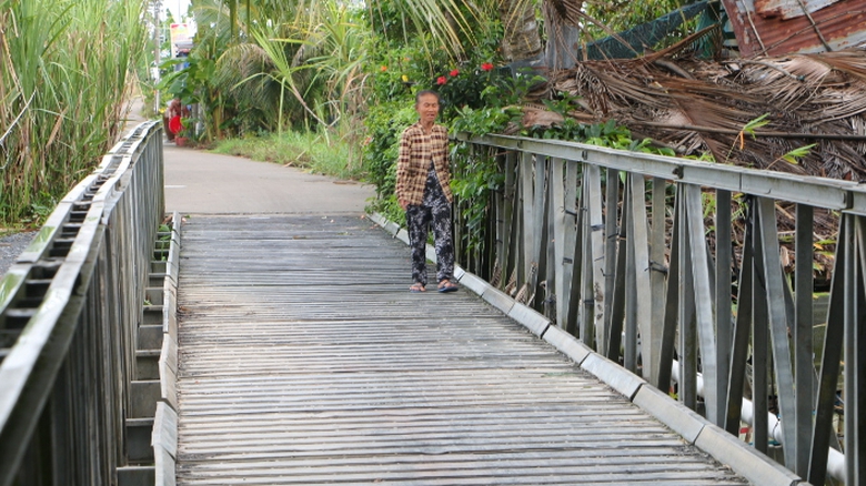 Sóc Trăng: Khắc phục xong cầu sắt bị xe tải lớn gây hư hỏng- Ảnh 1. Sóc Trăng: Khắc phục xong cầu sắt bị xe tải lớn gây hư hỏng- Ảnh 1.