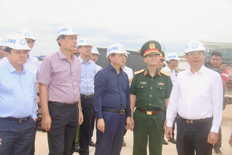 Ph&oacute; Thủ tướng Trần Hồng H&agrave;: Giải quyết nhanh vướng mắc thi c&ocirc;ng s&acirc;n bay Long Th&agrave;nh- Ảnh 3.