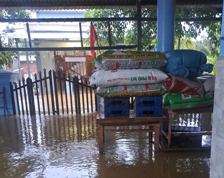 Mưa lớn, thủy điện xả lũ khiến nhiều nơi ở Quảng Nam ngập hơn 1m- Ảnh 4.