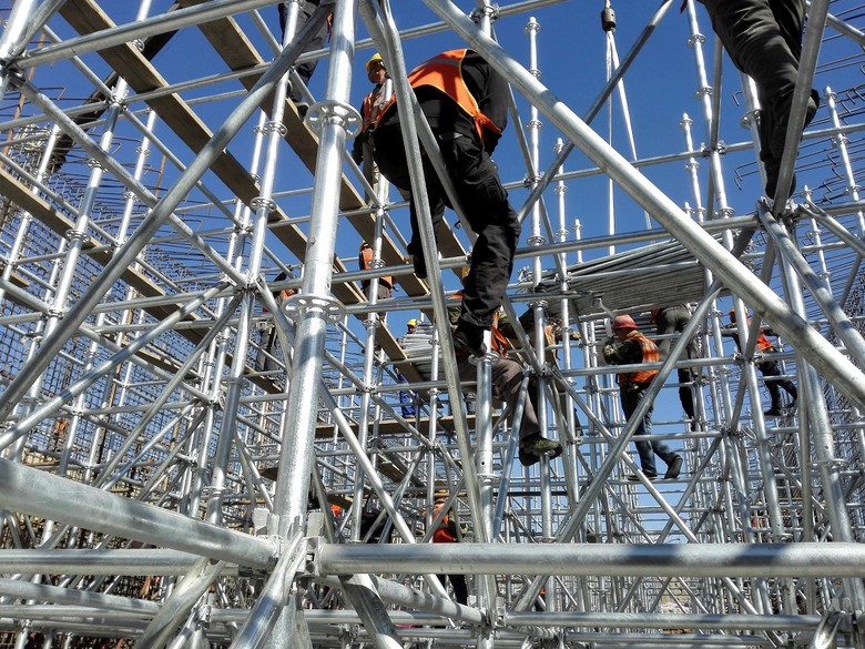 Giảm thiểu hiểm họa "lơ lửng tr&ecirc;n cao" từ c&aacute;c vụ sập gi&agrave;n gi&aacute;o- Ảnh 2.