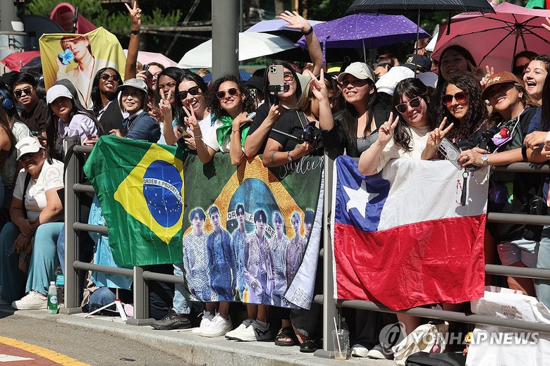 Người phụ nữ Trung Quốc bị bắt v&igrave; đột nhập v&agrave;o nh&agrave; Jungkook (BTS) giữa đ&ecirc;m- Ảnh 3.