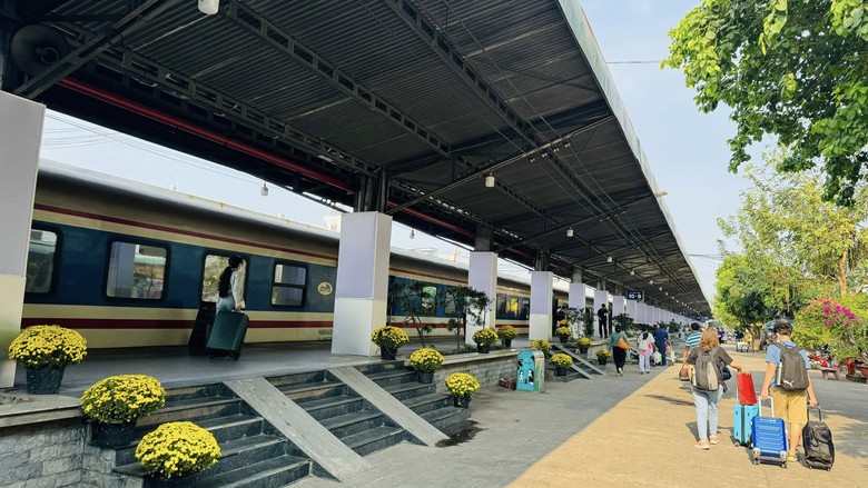 Đường sắt tăng t&agrave;u Thống nhất, h&agrave;nh kh&aacute;ch th&ecirc;m lựa chọn đi lại dịp h&egrave;- Ảnh 1.