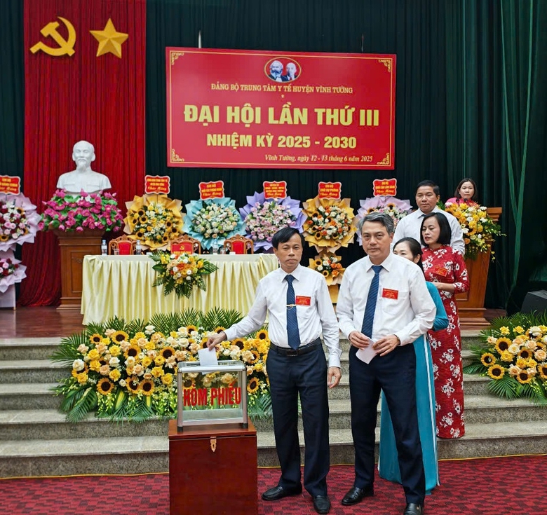 Trung t&acirc;m Y tế huyện Vĩnh Tường: Đo&agrave;n kết, d&acirc;n chủ, kỷ cương, đổi mới- Ảnh 7.