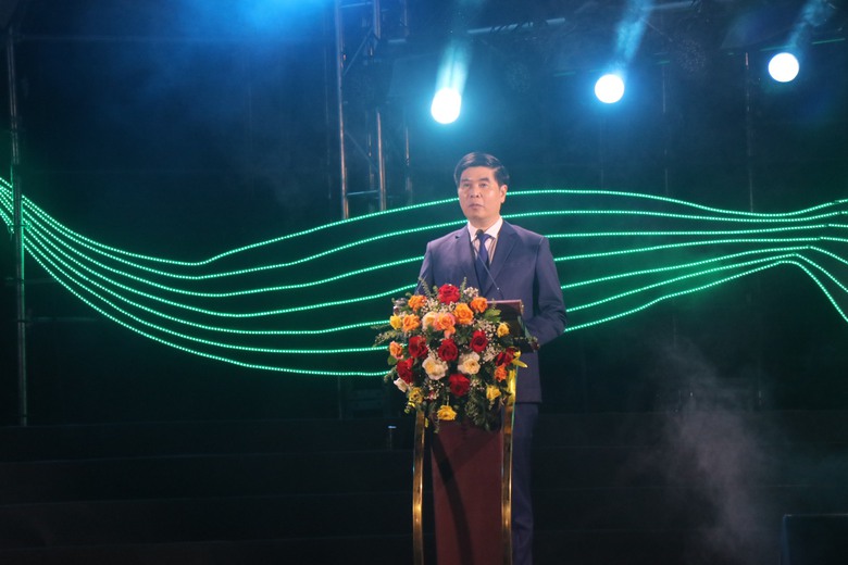 Biển người đổ về Quy Nhơn ch&agrave;o đ&oacute;n Lễ hội Du lịch h&egrave; B&igrave;nh Định 2025- Ảnh 2.