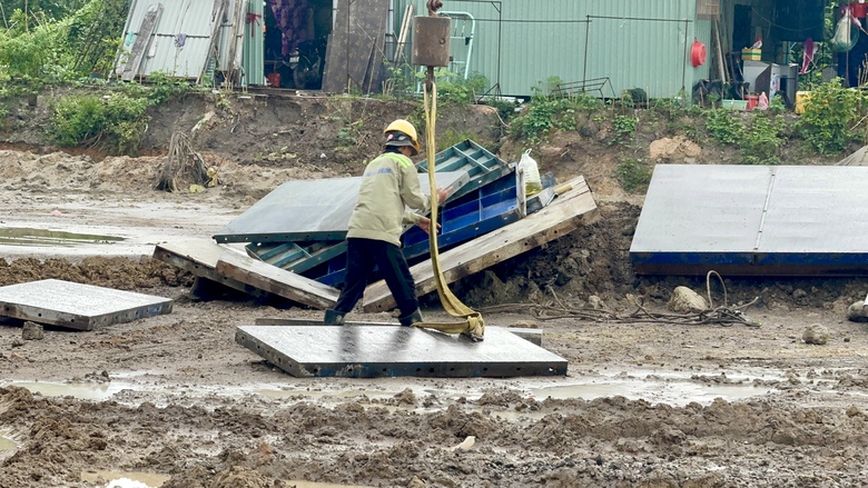 C&ocirc;ng nh&acirc;n đội mưa, gồng tiến độ dự &aacute;n V&agrave;nh đai 3 v&agrave; cao tốc qua Đồng Nai- Ảnh 2.