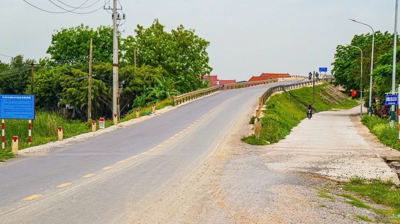 Va chạm với người đi bộ, thanh niên đi xe máy tử vong- Ảnh 1. Va chạm với người đi bộ, thanh niên đi xe máy tử vong- Ảnh 1.