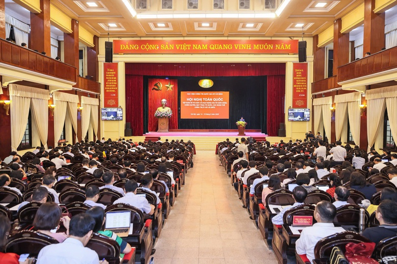 Thủ tướng: Chuyển đổi từ thụ động sang kiến tạo, chủ động phục vụ người d&acirc;n, doanh nghiệp- Ảnh 3.