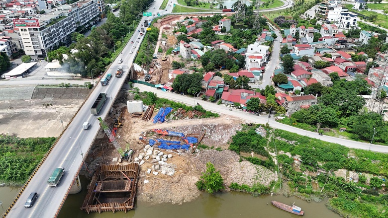 Tăng ca, đưa cầu Xương Giang tr&ecirc;n cao tốc H&agrave; Nội - Bắc Giang vượt lũ trong th&aacute;ng 6- Ảnh 5.