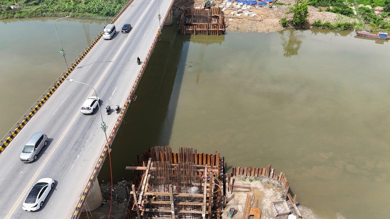 Tăng ca, đưa cầu Xương Giang tr&ecirc;n cao tốc H&agrave; Nội - Bắc Giang vượt lũ trong th&aacute;ng 6- Ảnh 15.