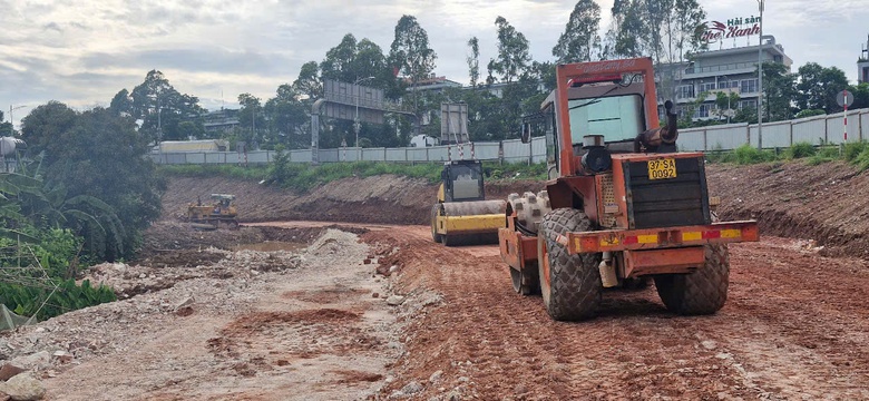 Tăng ca, đưa cầu Xương Giang tr&ecirc;n cao tốc H&agrave; Nội - Bắc Giang vượt lũ trong th&aacute;ng 6- Ảnh 7.