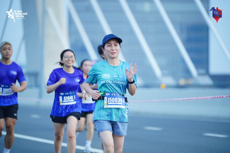 1.000 người l&agrave;m b&aacute;o tham gia giải chạy dịp kỷ niệm 100 năm B&aacute;o ch&iacute; C&aacute;ch mạng Việt Nam- Ảnh 5.