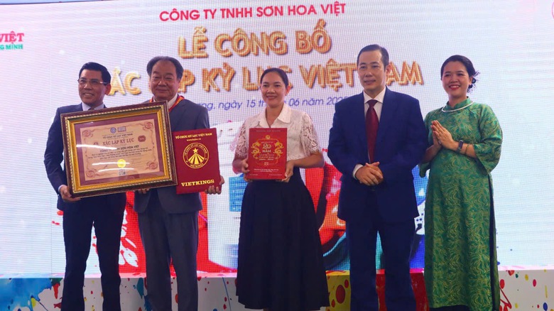 Sơn Hoa Việt x&aacute;c lập Kỷ lục Việt Nam với d&ograve;ng sản phẩm &ldquo;Sơn Th&ocirc;ng minh&rdquo; đa t&iacute;nh năng- Ảnh 2.
