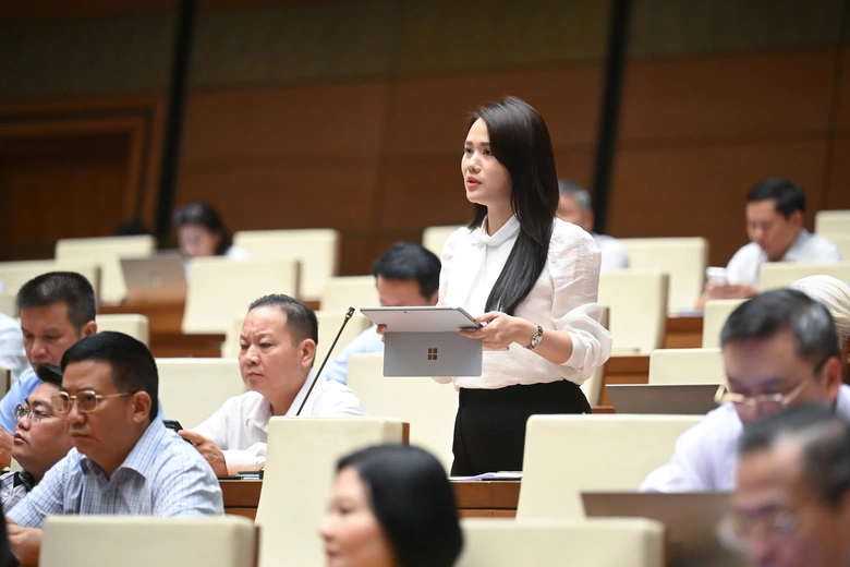 Bộ trưởng GD&ĐT: Gi&aacute;o vi&ecirc;n mầm non vất vả nhất nhưng thu nhập lại thấp nhất- Ảnh 3.