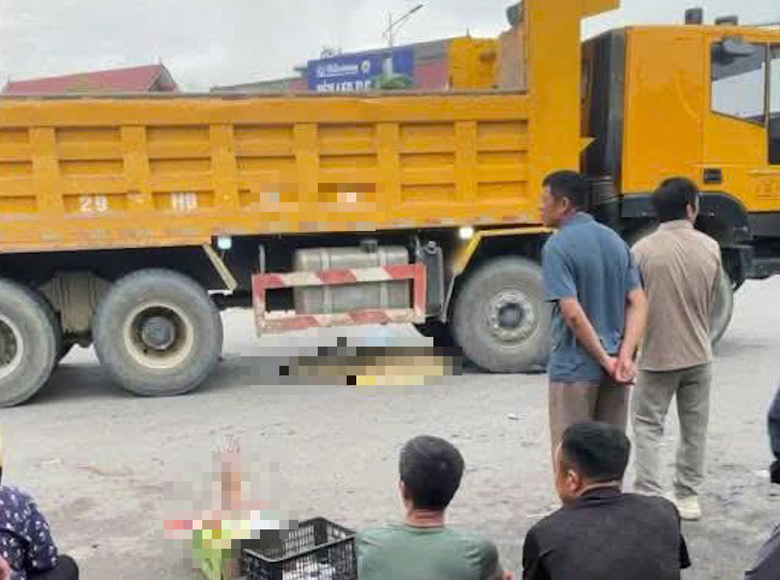 Người đàn ông tử vong dưới gầm xe tải- Ảnh 1. Người đàn ông tử vong dưới gầm xe tải- Ảnh 1.