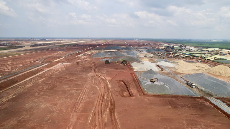 To&agrave;n cảnh chặng đầu thi c&ocirc;ng đường cất hạ c&aacute;nh thứ 2 s&acirc;n bay Long Th&agrave;nh- Ảnh 4.