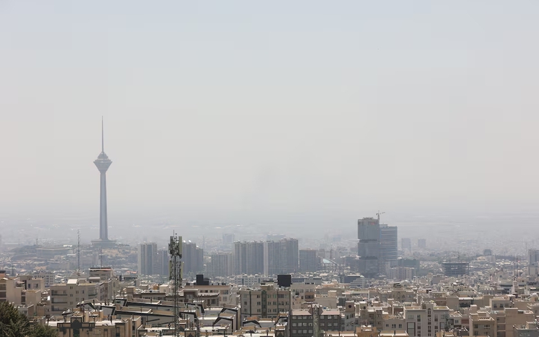 Tổng thống Mỹ Donald Trump k&ecirc;u gọi to&agrave;n bộ người d&acirc;n Tehran sơ t&aacute;n ngay lập tức