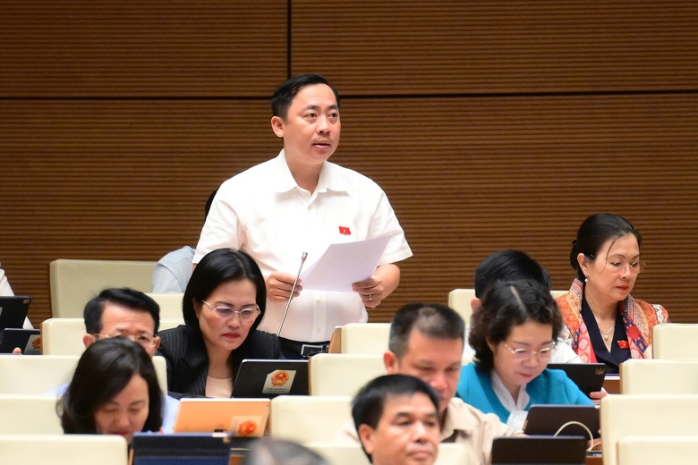 ĐBQH: Hạ tầng giao thông phát triển phi thường, tạo niềm tin "không gì là không thể"- Ảnh 3. ĐBQH: Hạ tầng giao thông phát triển phi thường, tạo niềm tin "không gì là không thể"- Ảnh 3.