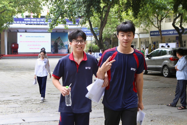 Thêm gần 8.000 chỉ tiêu lớp 10 ngoài công lập ở Hà Nội- Ảnh 1. Thêm gần 8.000 chỉ tiêu lớp 10 ngoài công lập ở Hà Nội- Ảnh 1.