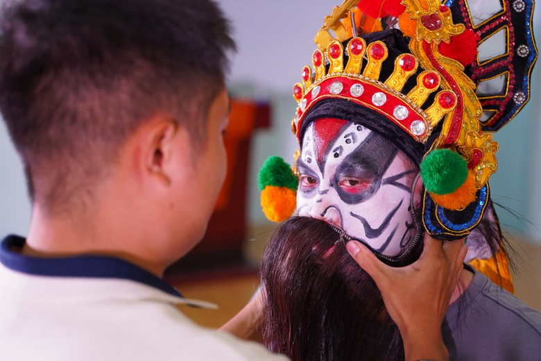 Nghệ sĩ Nh&agrave; h&aacute;t Tuồng Việt Nam cổ vũ gen Z bảo tồn nghệ thuật truyền thống- Ảnh 4.