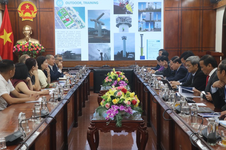 B&igrave;nh Định sắp c&oacute; Trung t&acirc;m đ&agrave;o tạo nh&acirc;n lực năng lượng t&aacute;i tạo mang tầm quốc tế- Ảnh 2.